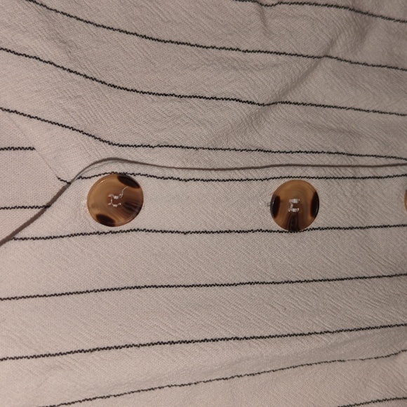 Button down short sleeve top - Picture 3 of 3